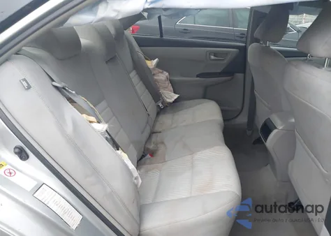 2015 Toyota Camry Le z USA, uszkodzony, nr VIN 4T1BF1FK0FU928636